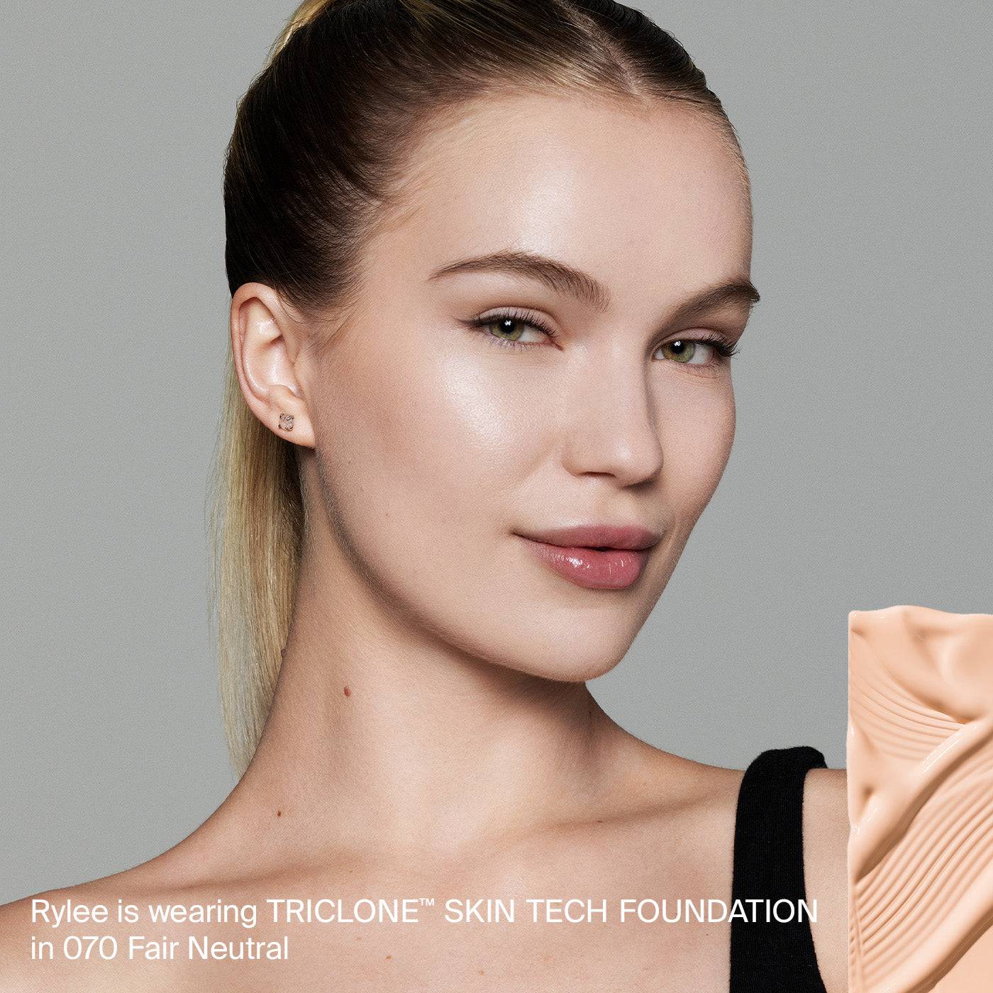 Haus Labs Triclone™ Skin Tech Medium Coverage Foundation - Fondöten - stre