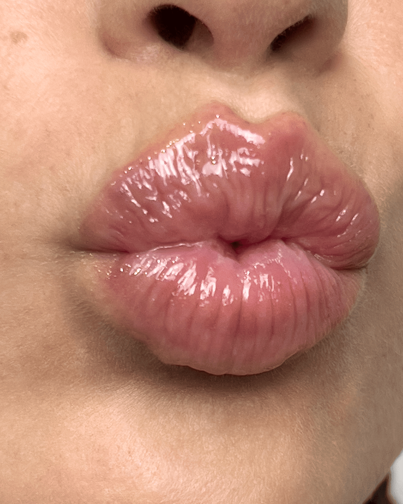Glossier Lip Gloss - Dudak Parlatıcı - stre