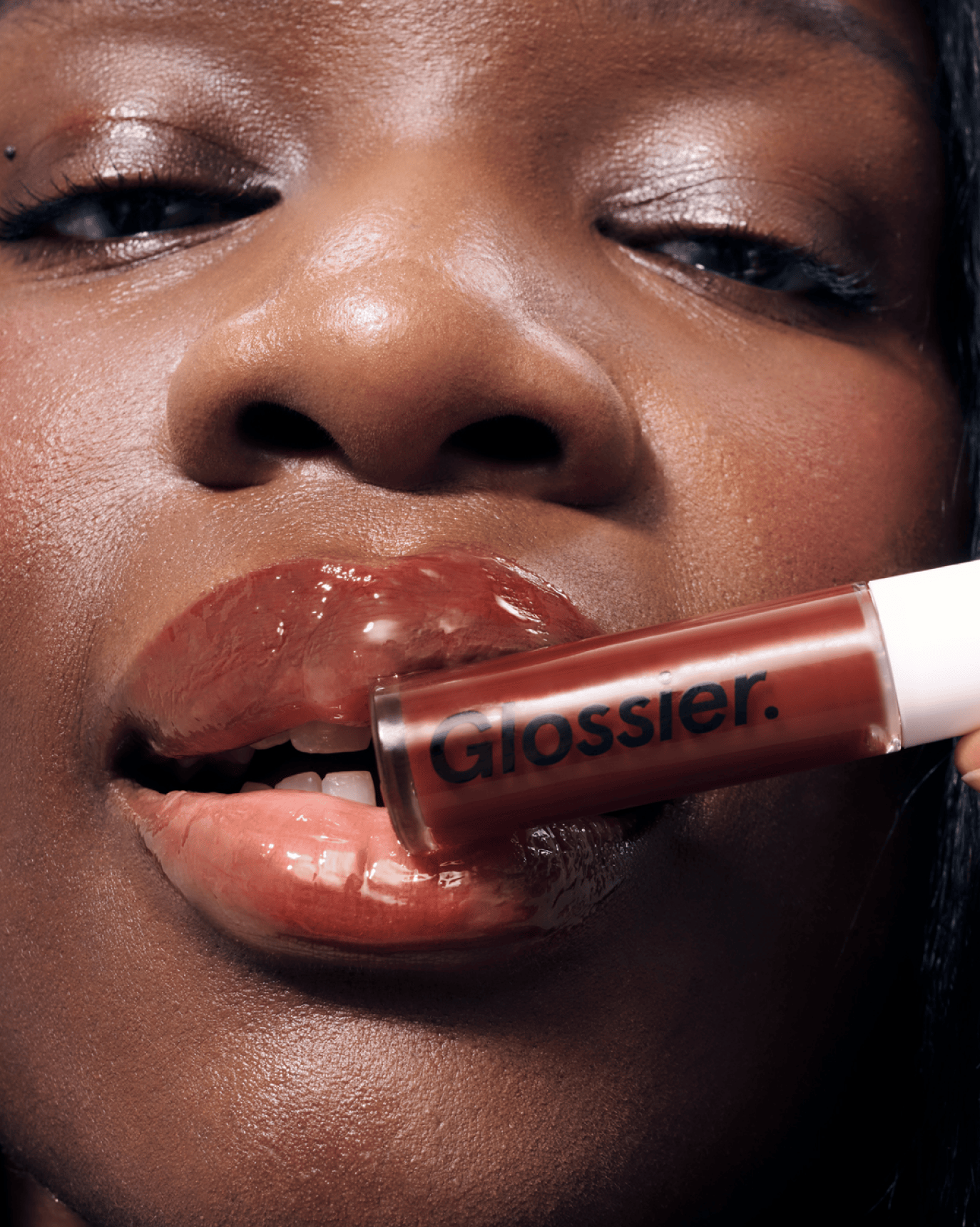 Glossier Lip Gloss - Dudak Parlatıcı - stre