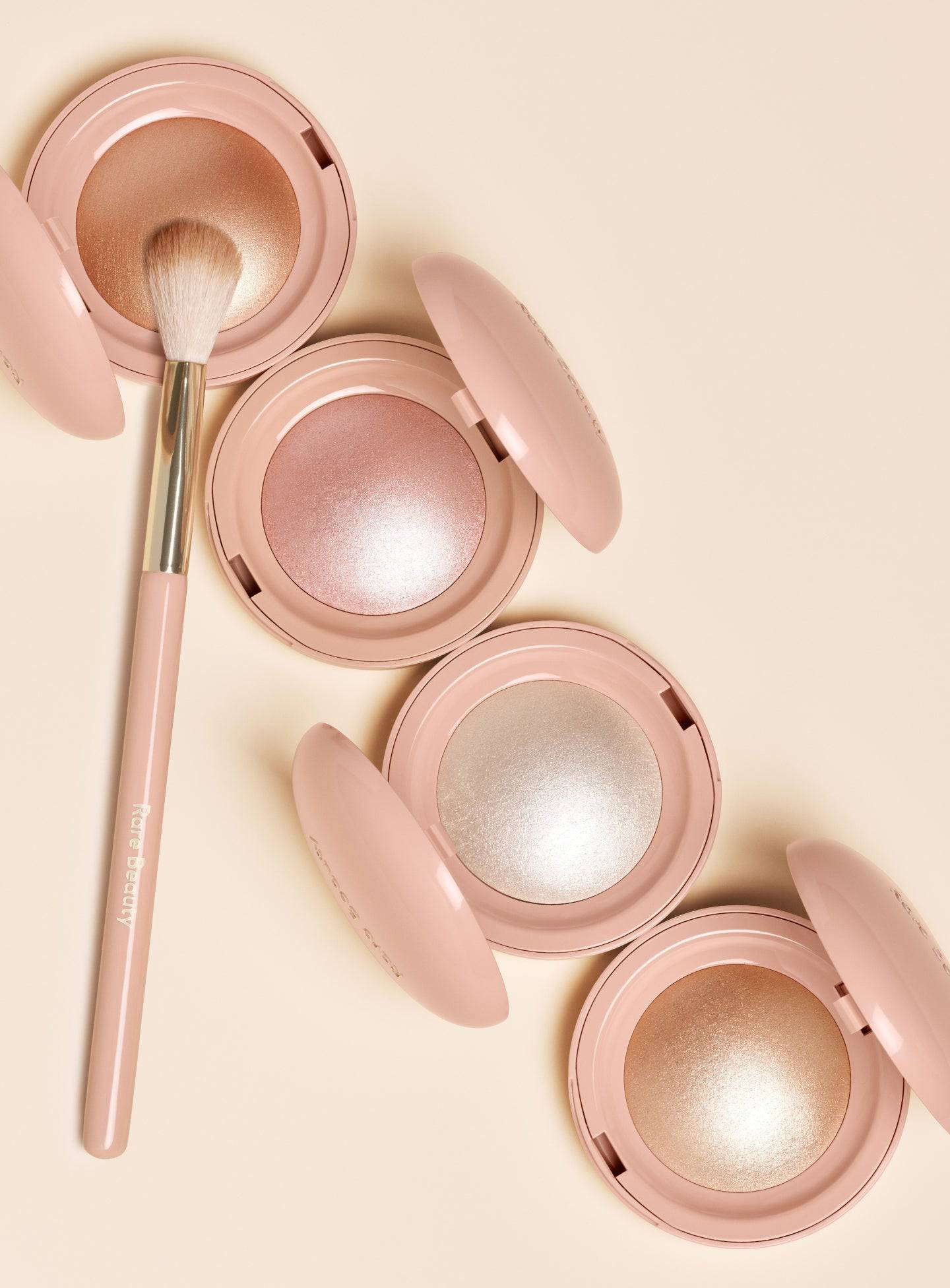 Rare Beauty Positive Light Silky Touch Precision - Aydınlatıcı Fırçası - stre