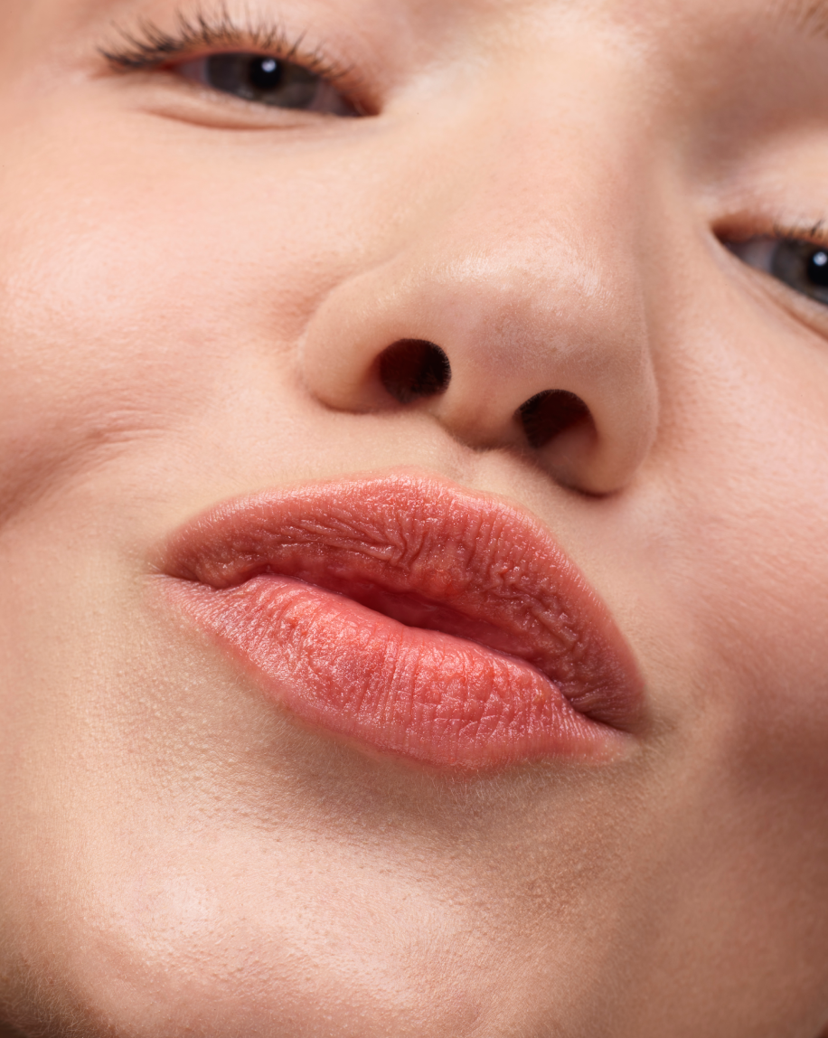 Glossier Balm Dotcom - Lip Balm - stre