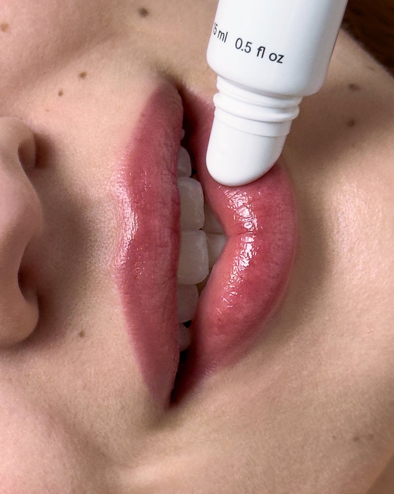 Glossier Balm Dotcom - Lip Balm - stre