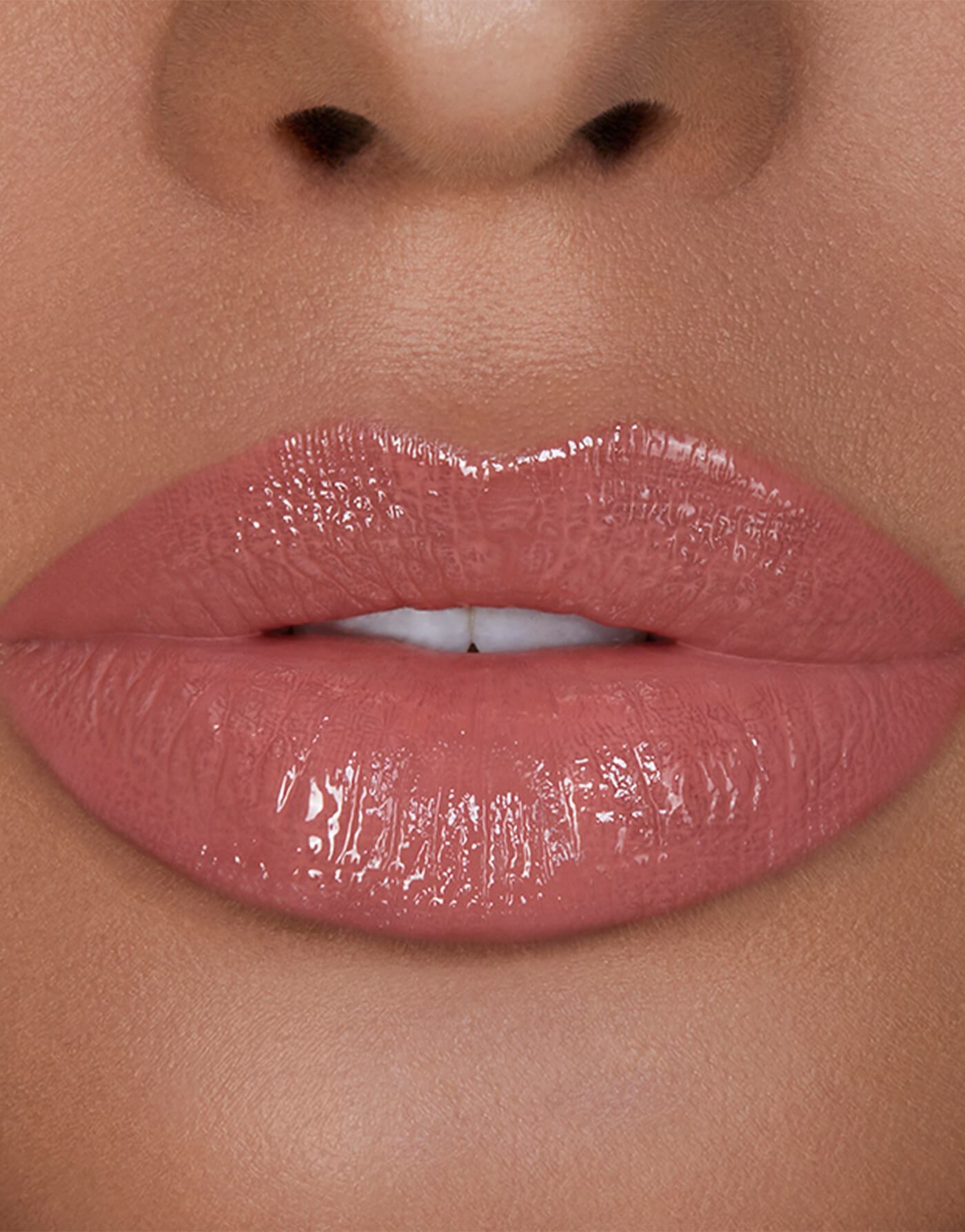 Hourglass Unreal™ High Shine Volumizing -  Lip Gloss - stre