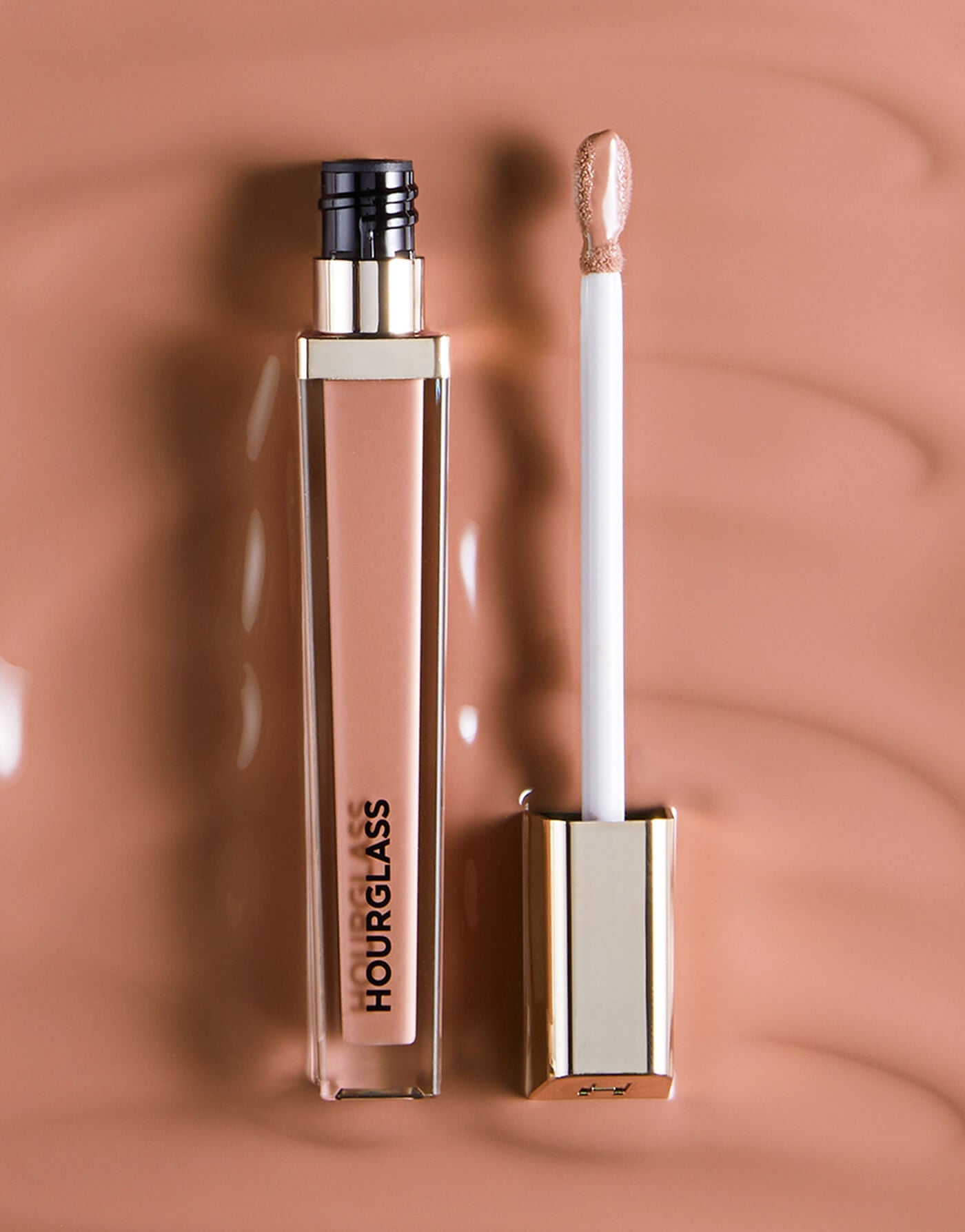 Hourglass Unreal™ High Shine Volumizing -  Lip Gloss - stre