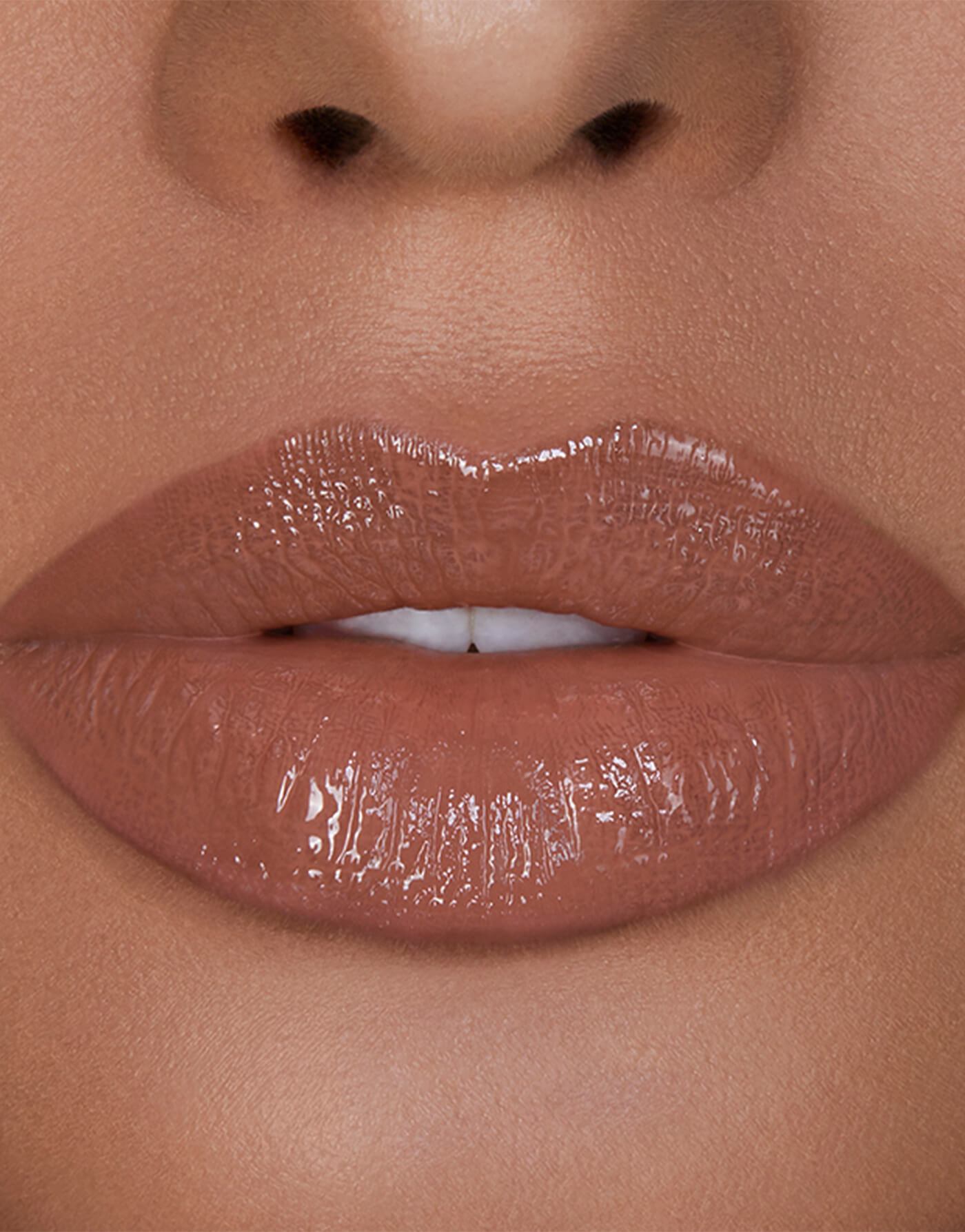 Hourglass Unreal™ High Shine Volumizing -  Lip Gloss - stre