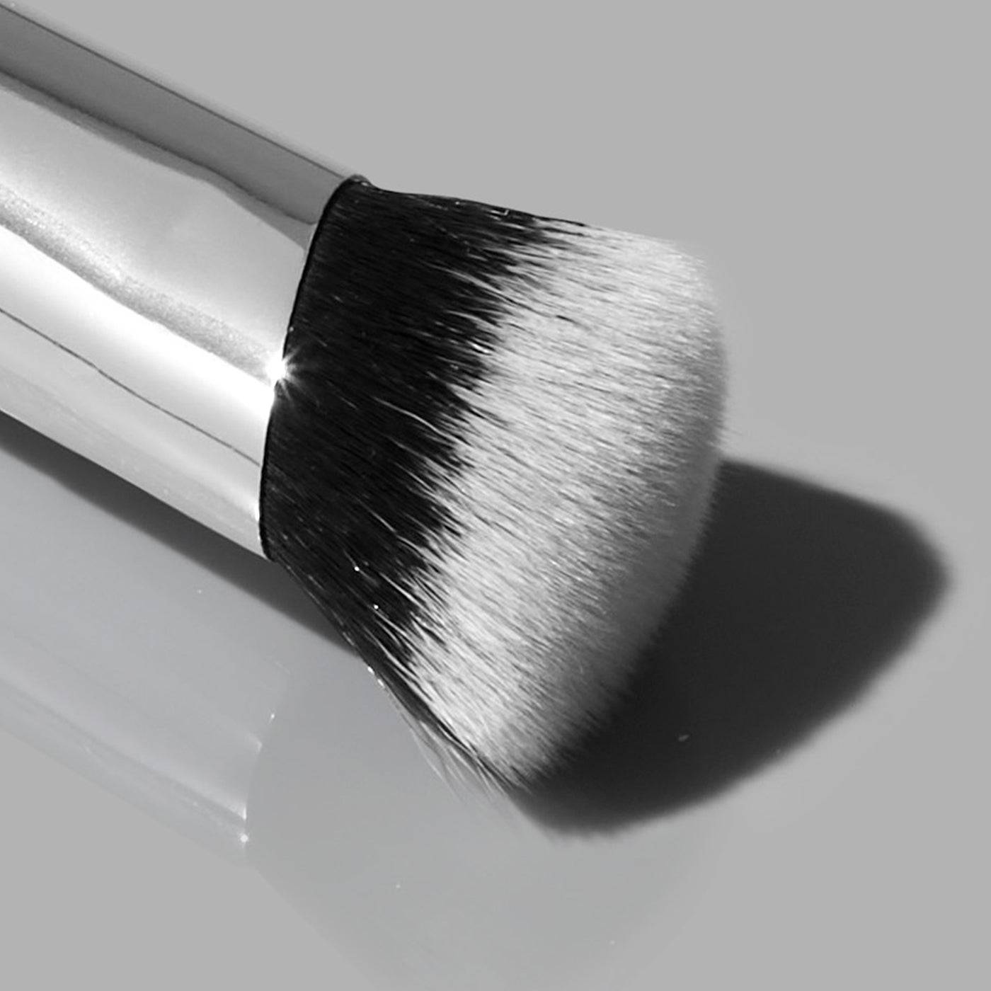 Haus Labs Triclone™ Skin Tech Concealer Brush - Kapatıcı Fırçası - stre